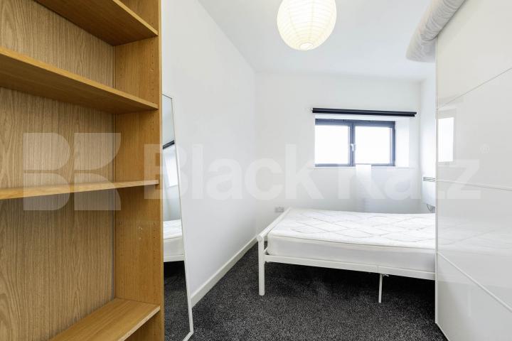 locate din a new build in the heart of Highbury close to Arsenal Station  Drayton Park, Highbury 